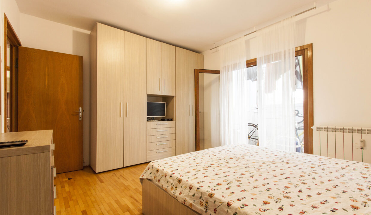 Apartament 3 camere Novaci_10