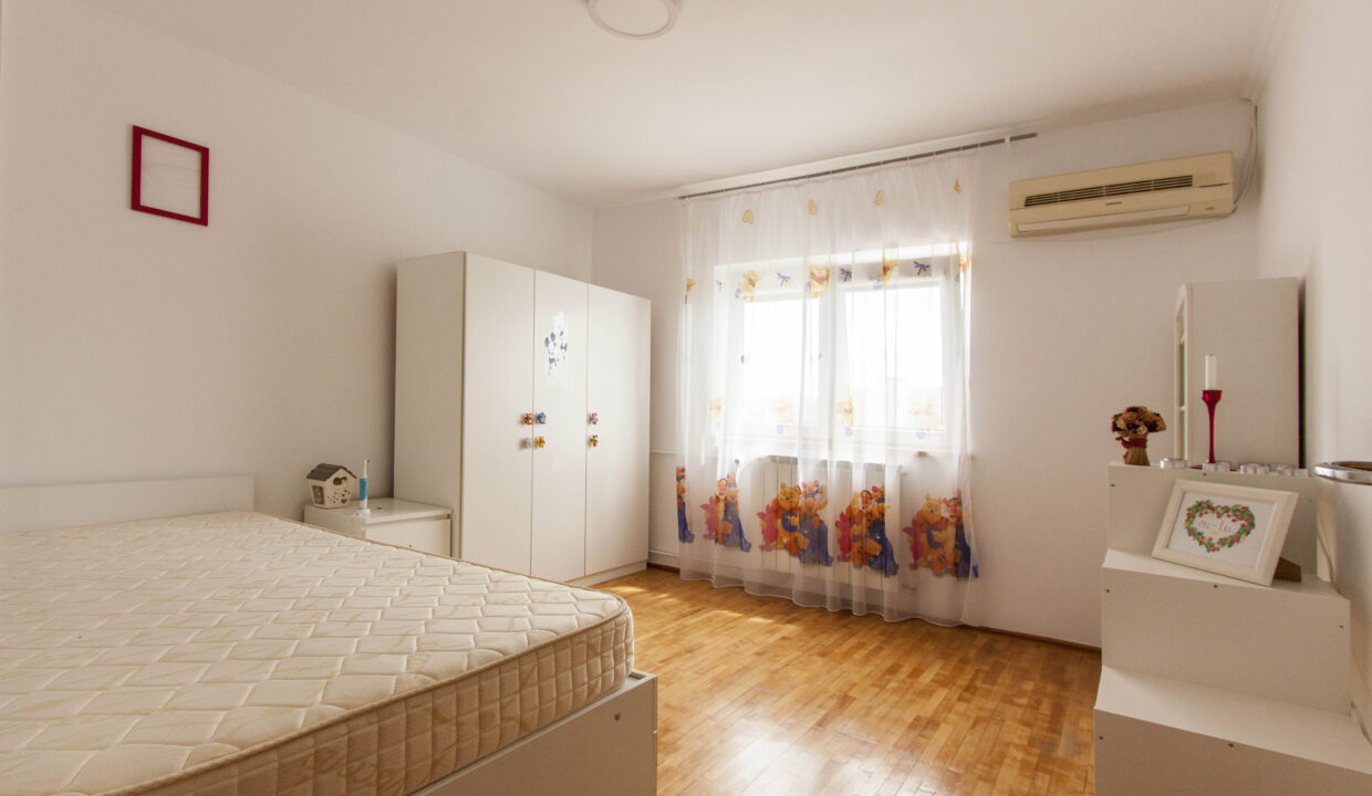 Apartament 3 camere Novaci_12