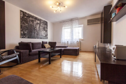 Apartament 3 camere Novaci_2